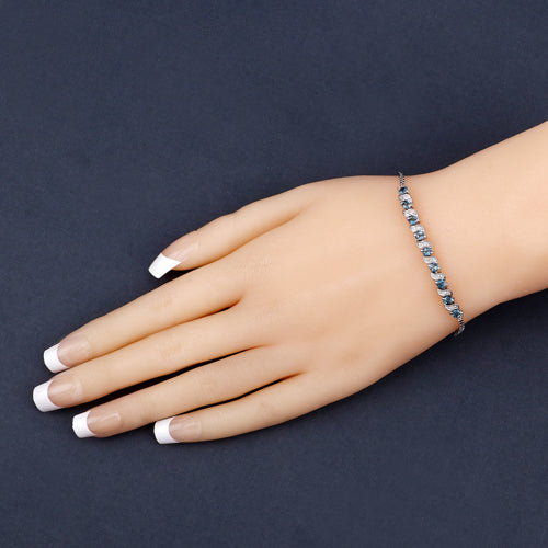 Photo of {{ product.title | truncate: 80, '' | escape }}