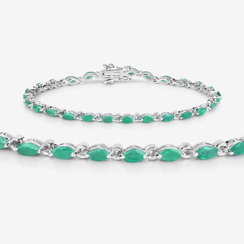 Photo of {{ product.title | truncate: 80, '' | escape }}