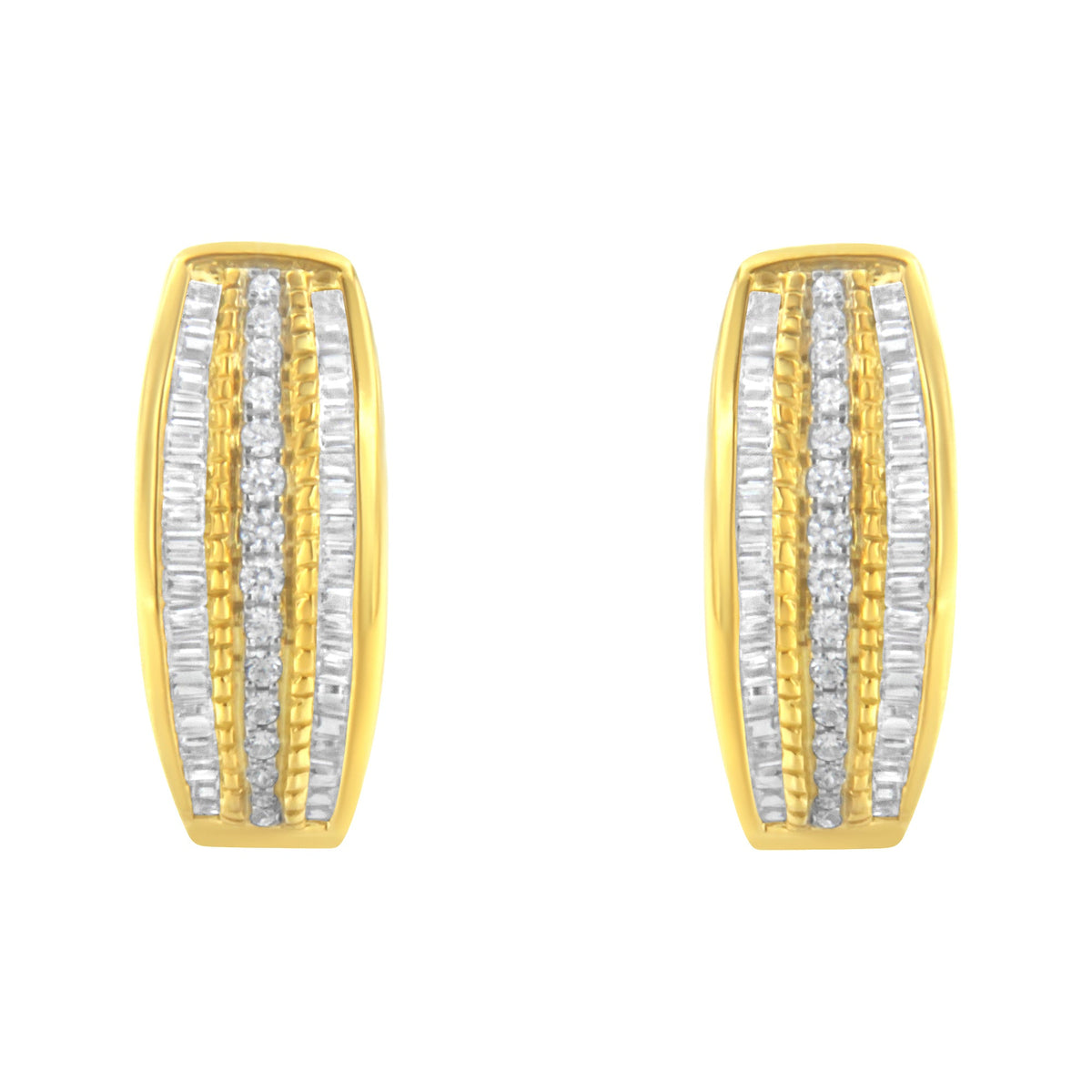 Pendientes de aro modernos de triple fila con diamantes engastados en pavé y canal de oro amarillo de 10K y 3/4 Cttw (color I-J, claridad I2-I3)
