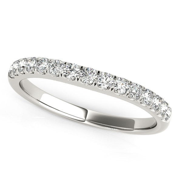 Alianza de boda de diamantes de oro blanco de 14k estilo pavé (1/4 cttw)