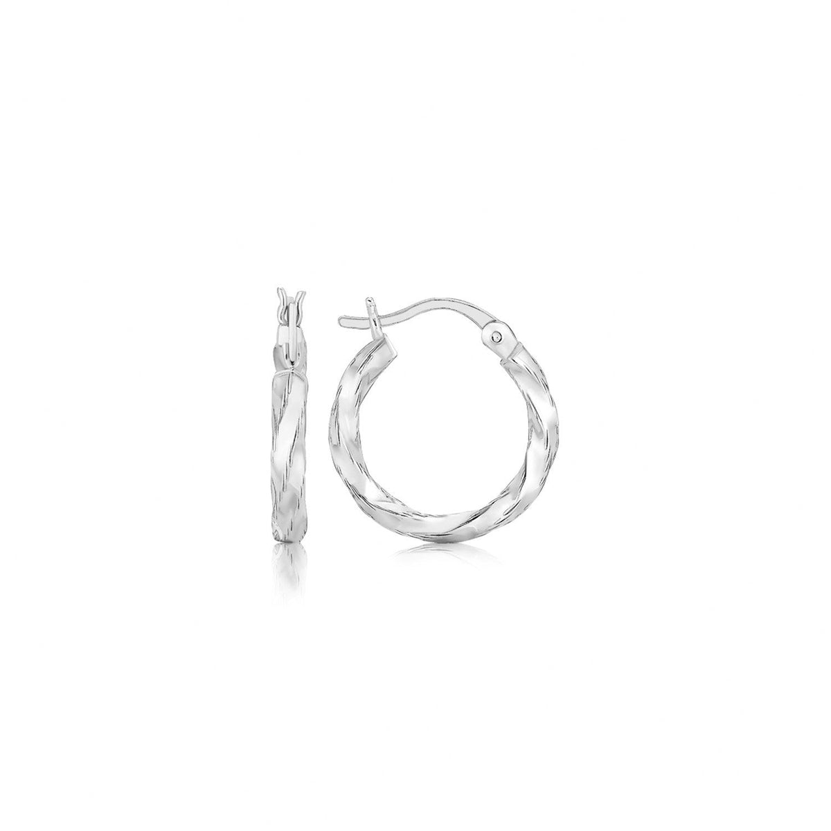 Pendientes de aro pulidos de plata de ley con diseño retorcido
