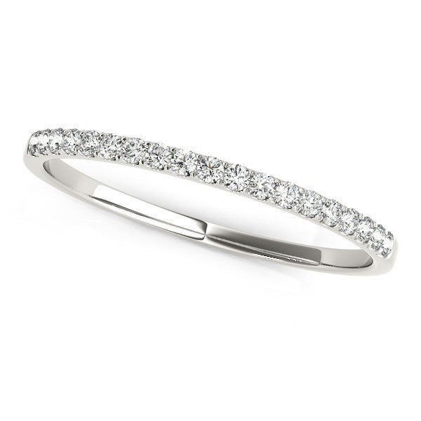 Anillo de boda de oro blanco de 14k con diamantes engastados en pavé (1/8 cttw)