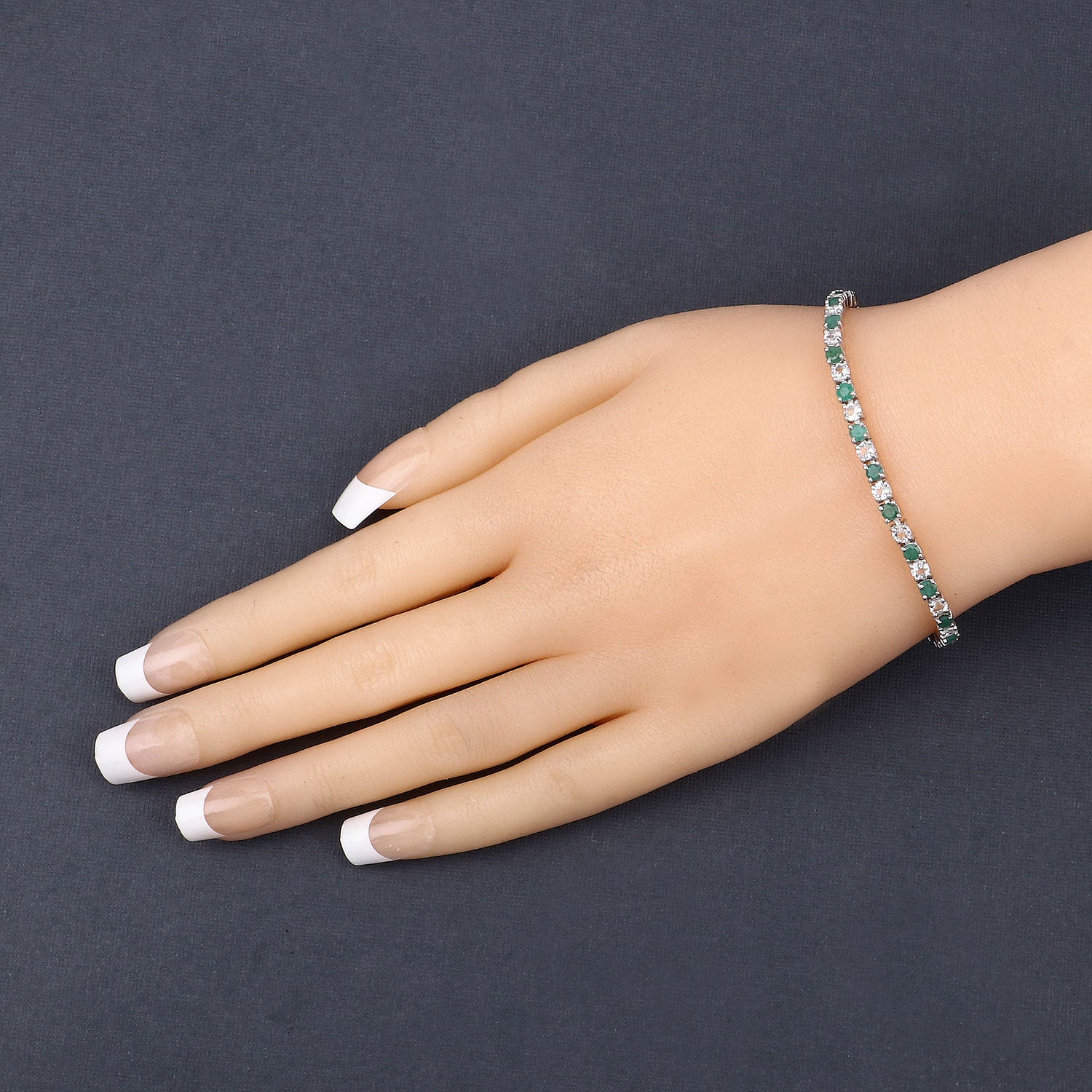 Pulsera de plata de ley .925 con esmeralda genuina de 5.77 quilates y topacio blanco
