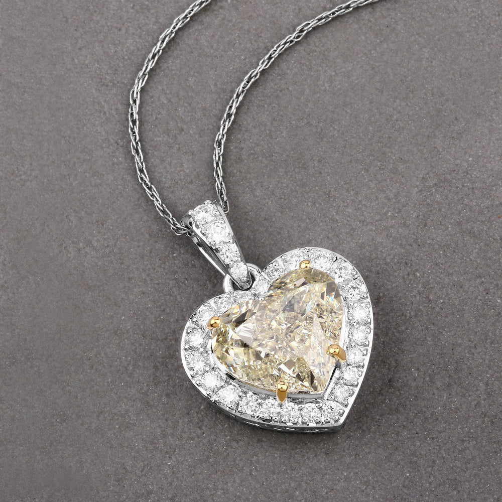 Colgante de oro blanco de 18K con diamante amarillo claro natural de 4.51 quilates certificado por el IGI y diamantes blancos de 0.45cttw (4.96cttw)