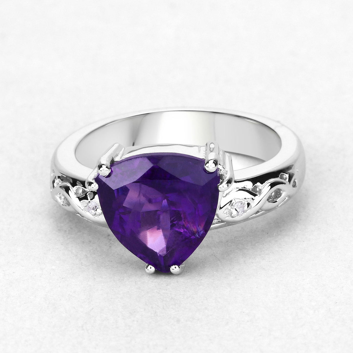 Anillo de plata de ley .925 con amatista genuina de 2.71 quilates y topacio blanco