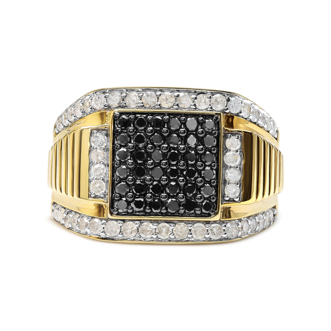 Anillo de hombre chapado en oro amarillo de 14K sobre plata de ley .925 con diamantes blancos y negros tratados de 1 1/2 quilates (color I-J, claridad I2-I3) - Talla 10
