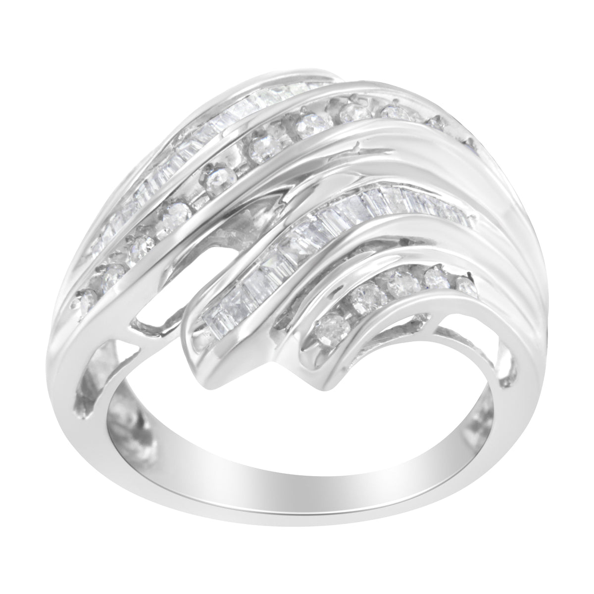 Anillo de oro blanco de 10K con diamantes redondos y talla baguette en engaste de canal (3/4 quilates en total, color H-I, claridad SI2-I1) - Talla 7