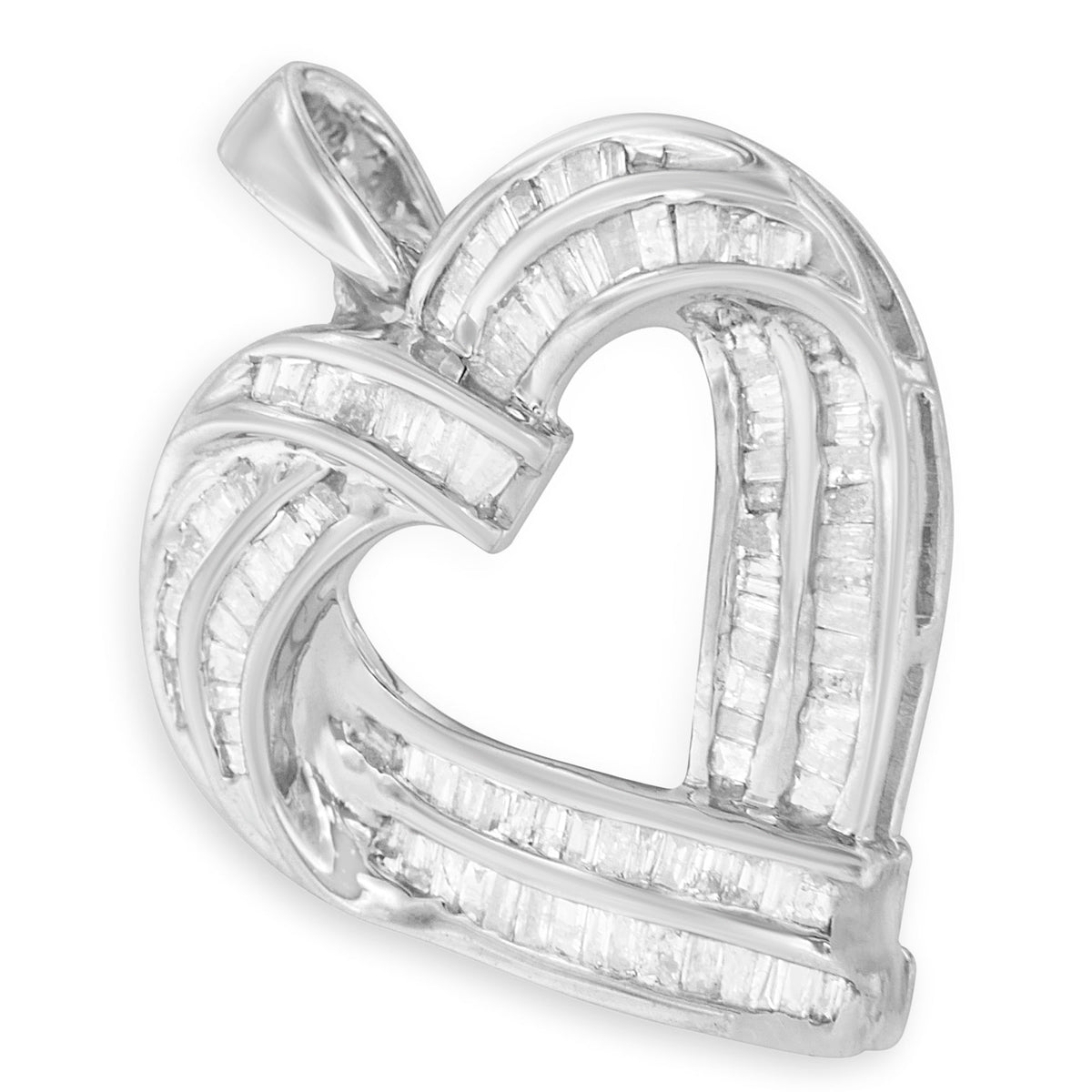 Collar con colgante de corazón de diamantes baguette de plata de ley de 7/8 quilates (I-J, I2-I3)