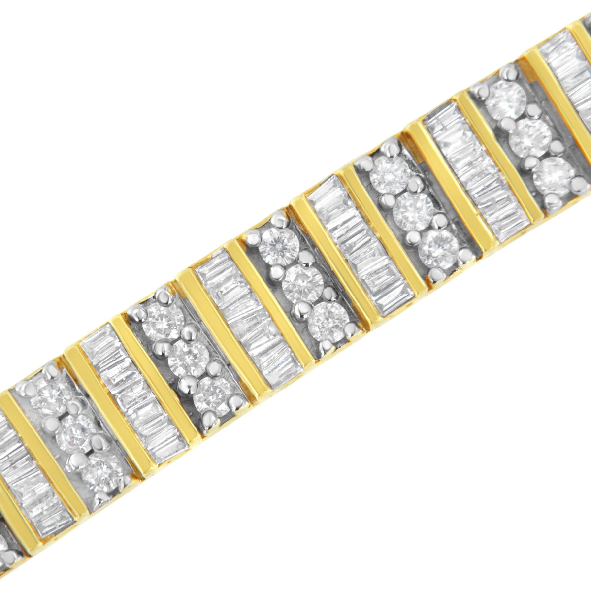 Pulsera de eslabones con diamantes redondos y de talla baguette de oro amarillo de 14 quilates y 5,50 quilates de peso total