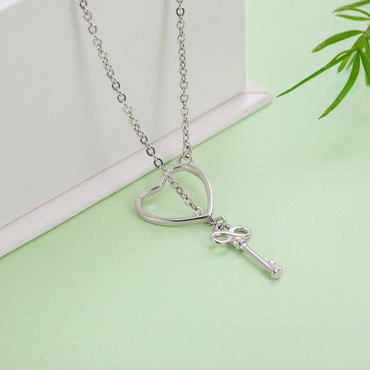 Photo of {{ product.title | truncate: 80, '' | escape }}