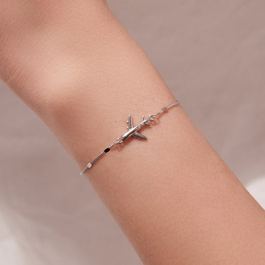 Photo of {{ product.title | truncate: 80, '' | escape }}