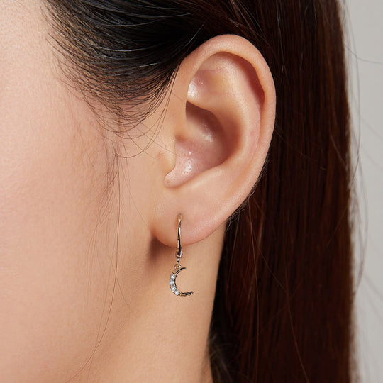 Photo of {{ product.title | truncate: 80, '' | escape }}