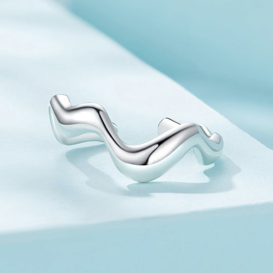 Photo of {{ product.title | truncate: 80, '' | escape }}
