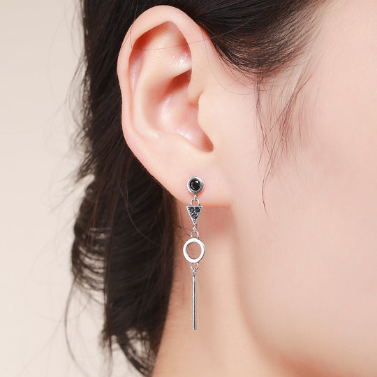 Photo of {{ product.title | truncate: 80, '' | escape }}