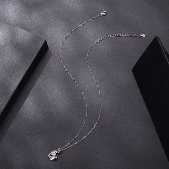 Photo of {{ product.title | truncate: 80, '' | escape }}