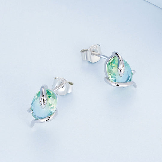 Photo of {{ product.title | truncate: 80, '' | escape }}