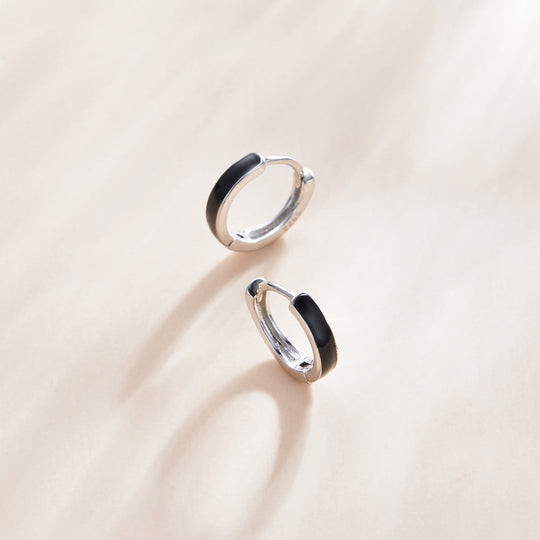Photo of {{ product.title | truncate: 80, '' | escape }}