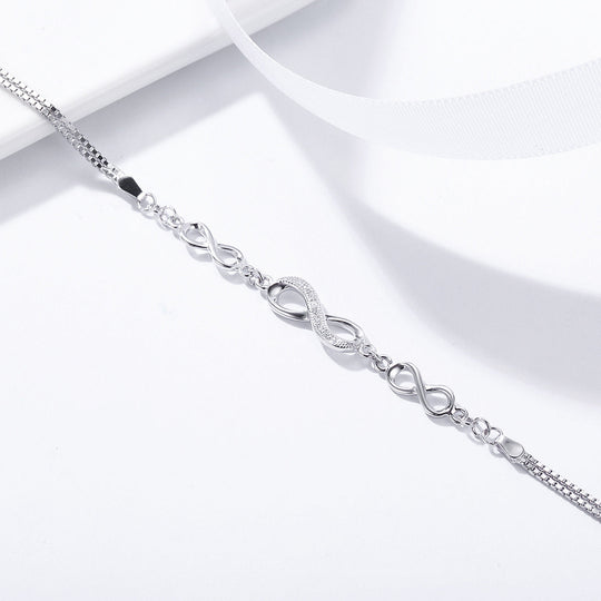Photo of {{ product.title | truncate: 80, '' | escape }}