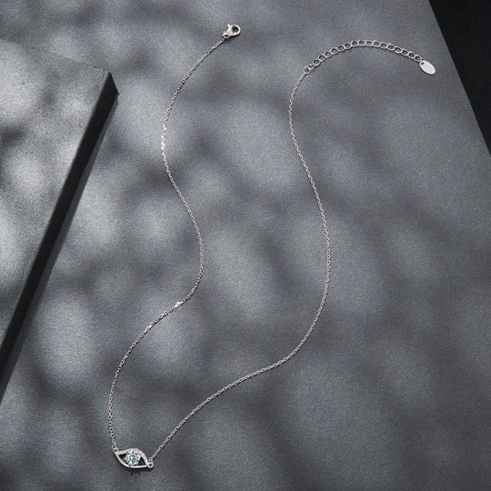 Photo of {{ product.title | truncate: 80, '' | escape }}