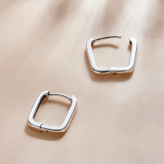 Photo of {{ product.title | truncate: 80, '' | escape }}