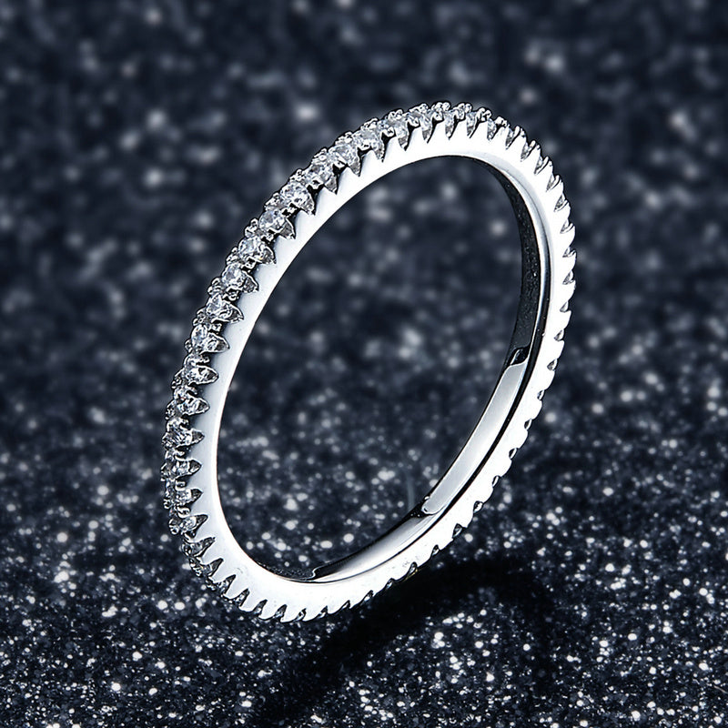 Anillo de plata de ley 925 chapado en platino con circonitas engarzadas en pavé, talla 5.0 para mujer