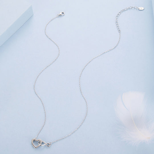 Photo of {{ product.title | truncate: 80, '' | escape }}