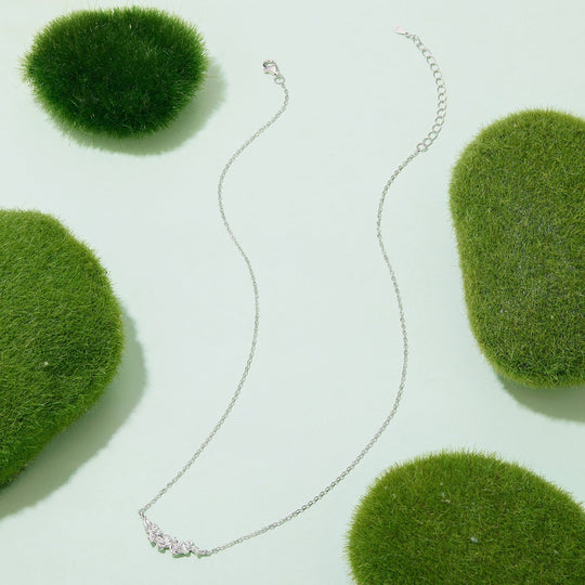 Photo of {{ product.title | truncate: 80, '' | escape }}
