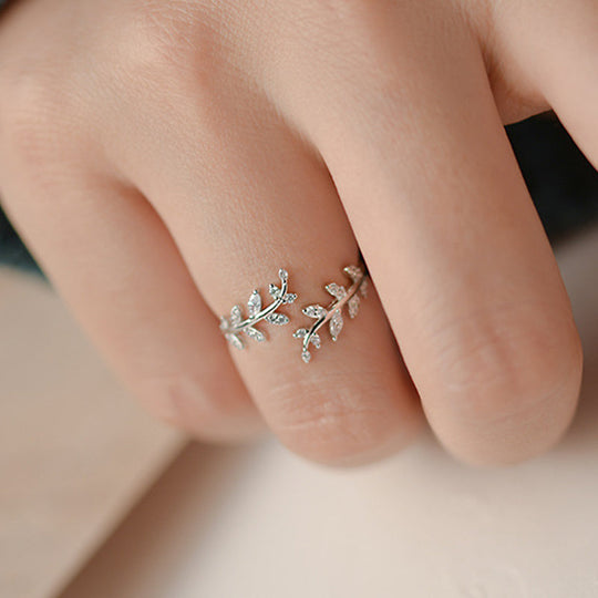 Photo of {{ product.title | truncate: 80, '' | escape }}