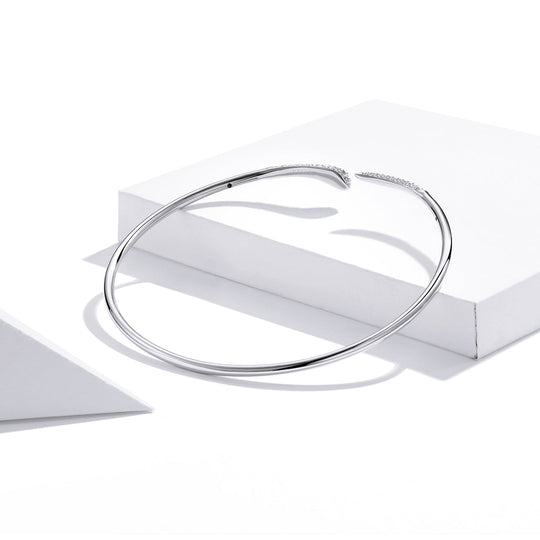 Photo of {{ product.title | truncate: 80, '' | escape }}