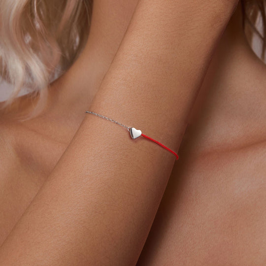 Photo of {{ product.title | truncate: 80, '' | escape }}