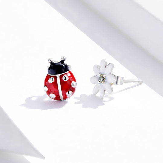 Photo of {{ product.title | truncate: 80, '' | escape }}
