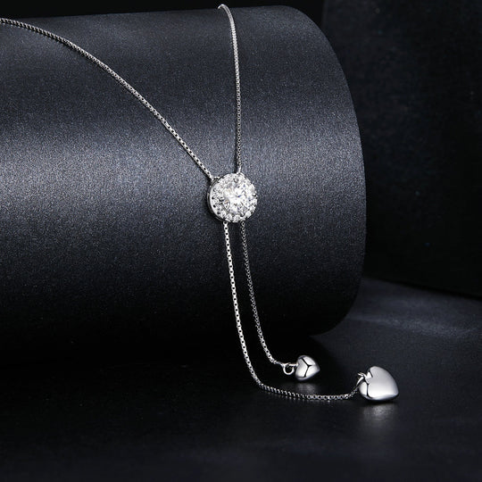 Photo of {{ product.title | truncate: 80, '' | escape }}