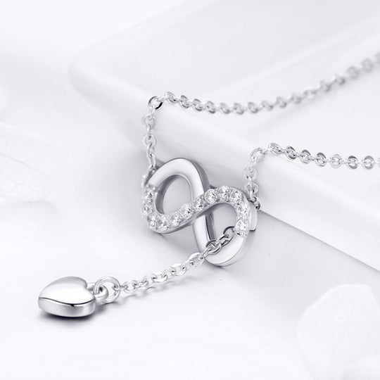 Photo of {{ product.title | truncate: 80, '' | escape }}