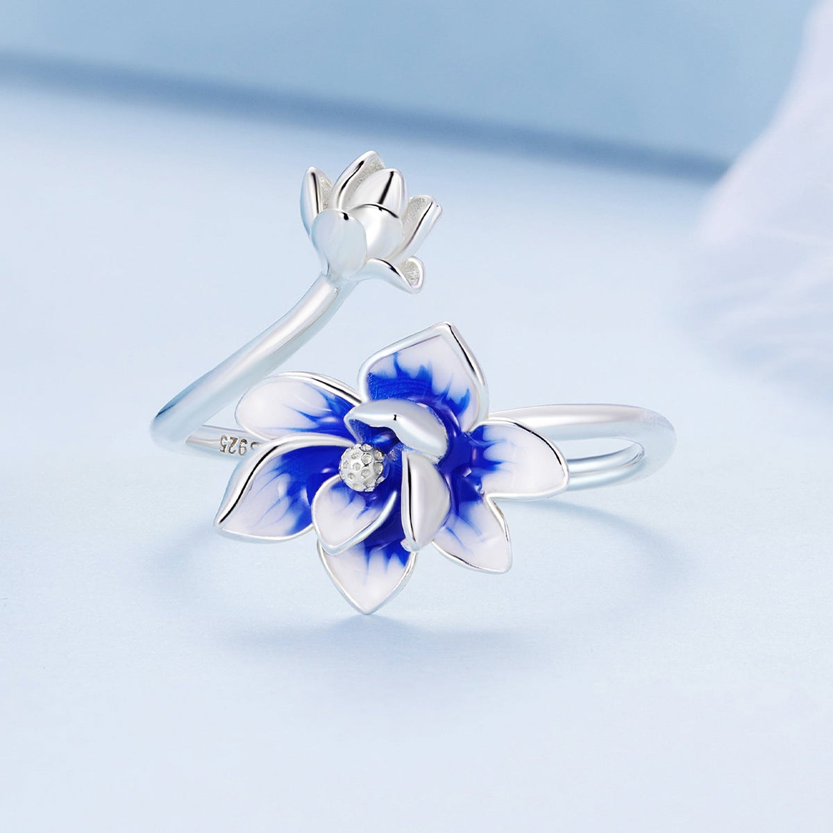 Anillo de plata de ley 925 con flor de esmalte