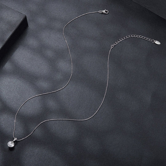 Photo of {{ product.title | truncate: 80, '' | escape }}