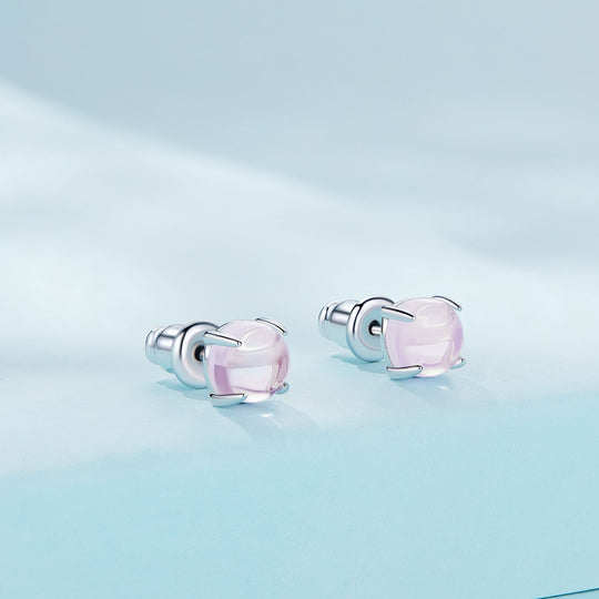 Photo of {{ product.title | truncate: 80, '' | escape }}