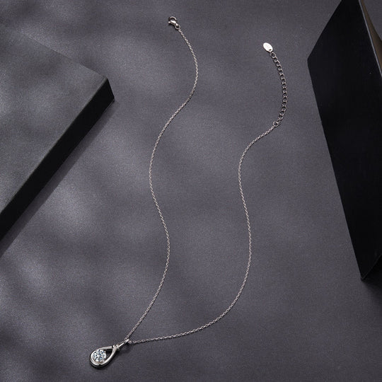 Photo of {{ product.title | truncate: 80, '' | escape }}