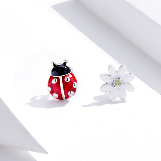 Photo of {{ product.title | truncate: 80, '' | escape }}