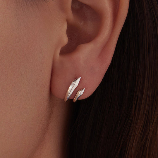 Photo of {{ product.title | truncate: 80, '' | escape }}