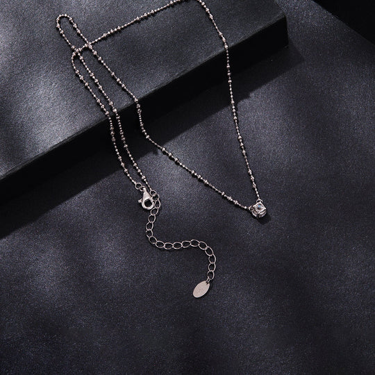 Photo of {{ product.title | truncate: 80, '' | escape }}