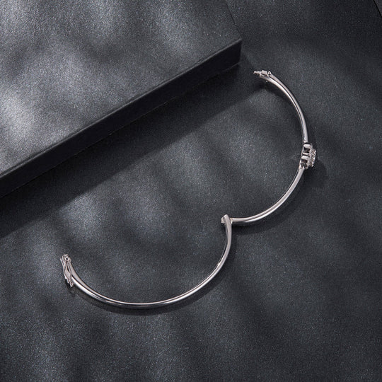 Photo of {{ product.title | truncate: 80, '' | escape }}