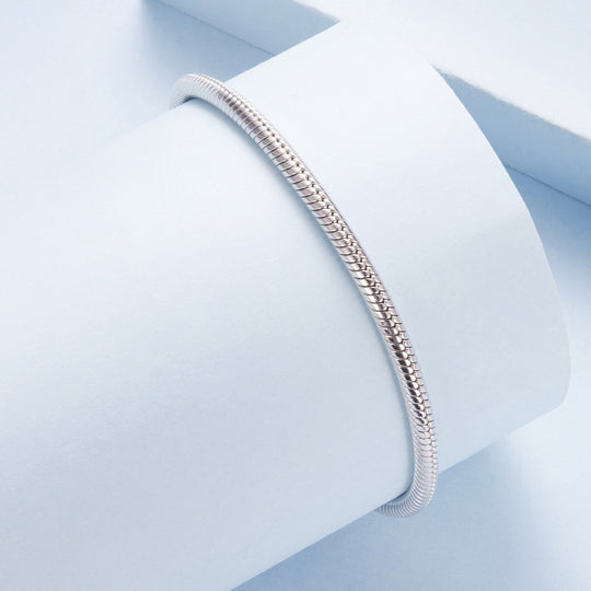 Photo of {{ product.title | truncate: 80, '' | escape }}