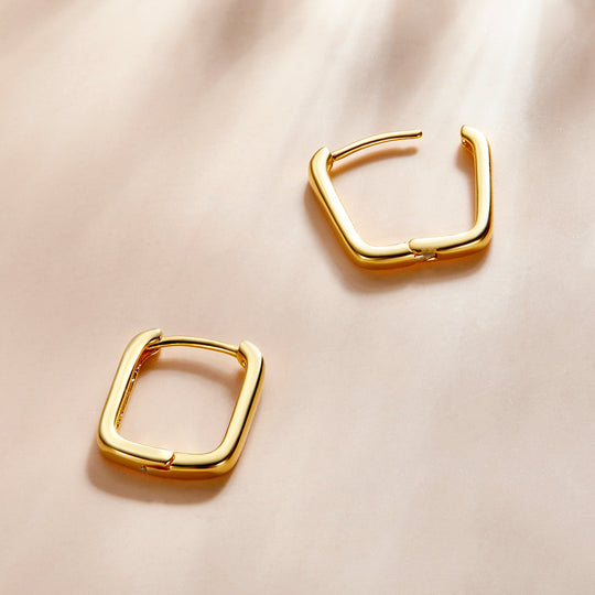 Photo of {{ product.title | truncate: 80, '' | escape }}