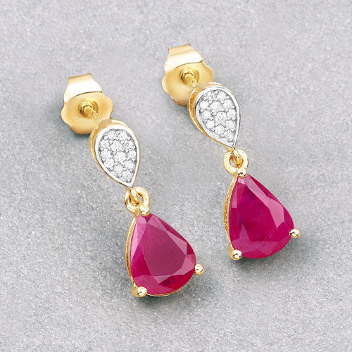 Pendientes de Oro Amarillo de 10K con Rubí Genuino de 2.46 Quilates y Diamantes Blancos