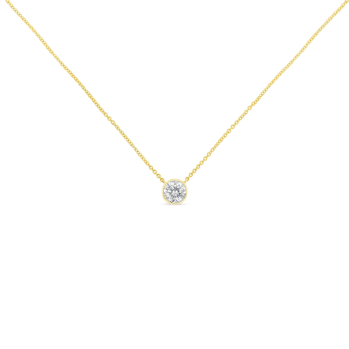 Collar con colgante solitario moderno de bisel engastado de diamante redondo brillante de 1/3 quilates en oro amarillo de 10K, 16"-18" (color H-I, claridad SI2-I1)