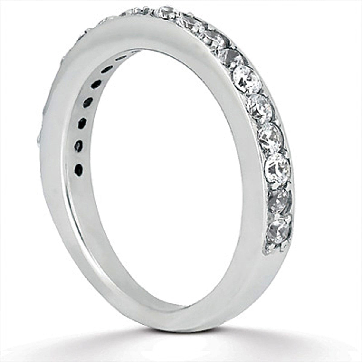 Anillo de boda tipo alianza de oro blanco de 14k con pavé de diamantes, media vuelta