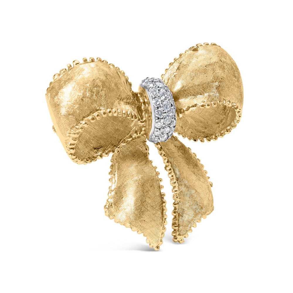 Broche de lazo de oro amarillo de 18K y diamantes de 3/5 quilates (color G-H, claridad VS1-VS2)