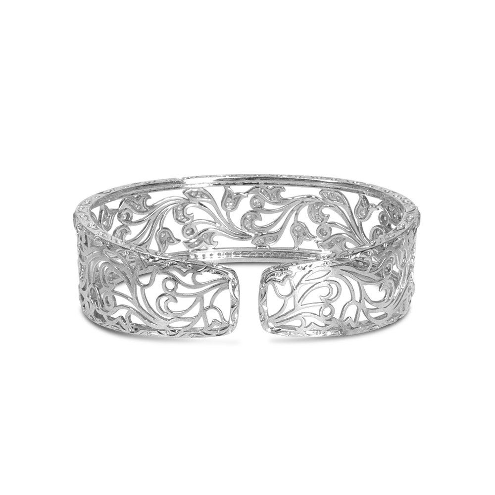 Pulsera brazalete de oro blanco de 18 quilates con diseño floral calado de filigrana y pavé de diamantes de 3 1/4 Cttw (color H-I, claridad VS2-SI1)