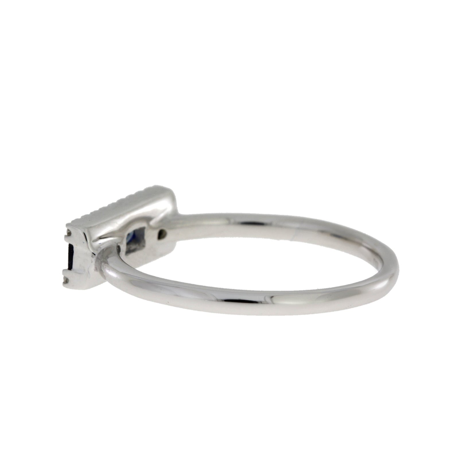 Anillo de zafiro con diamantes genuinos de .63ct en oro blanco de 14K