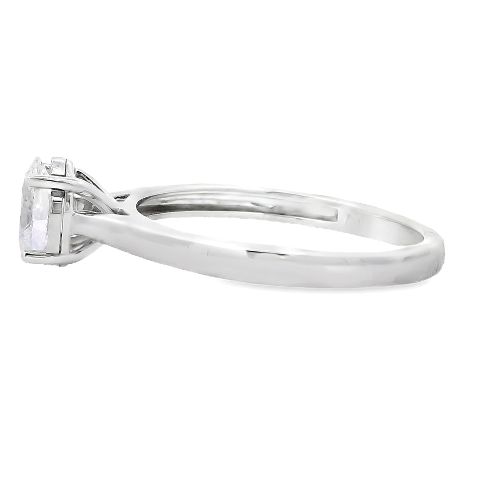 Diamante cultivado en laboratorio genuino de .50ct, oro blanco de 10KT